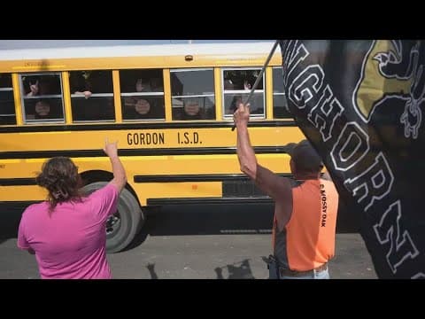 Residents rally for Gordon Longhorns despite tornado aftermath