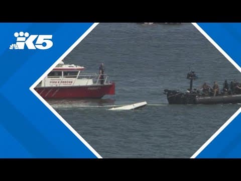 Float plane collides with boat in Vancouver, BC