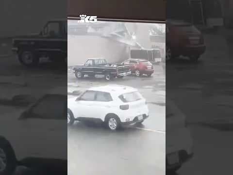 Wind gusts tear roof off Longview business