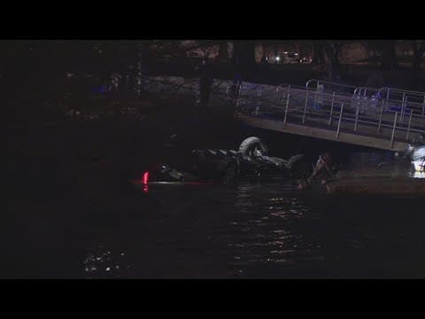 Pickup truck ends up in Potomac River
