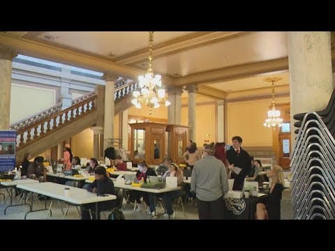 Parents advocate for online learning