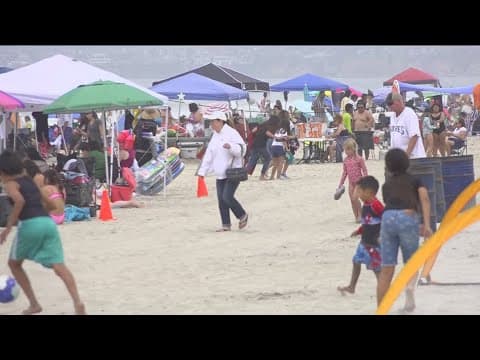 Labor Day crowds pack San Diego beaches