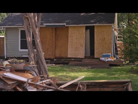 Allegedly drunk driver crashes into Mesquite home