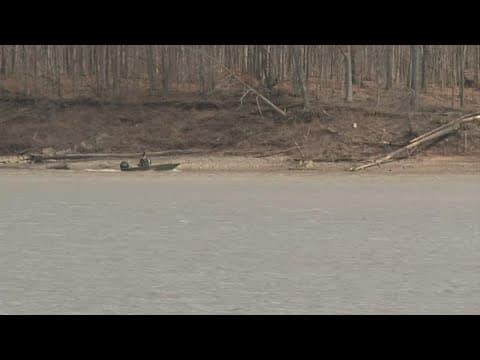 Crews continue search for 2nd missing boater at Delaware State Park