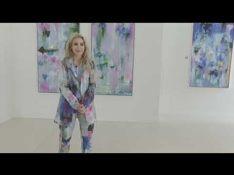 Wearing her own paintings, artist to showcase for the first time publicly at 'Sonder'