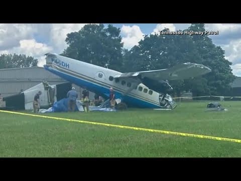 16 people on board small plane crash in Tennessee
