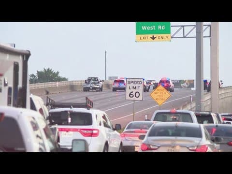 Deadly crash shuts down I-45 headed north at SH-249
