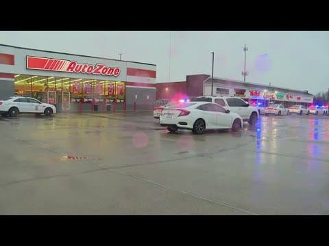 1 wounded in shooting at northwest Indianapolis strip mall