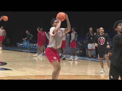 ‘He’s a hooper,’ but Walker Jr. fills new role for UH after injury