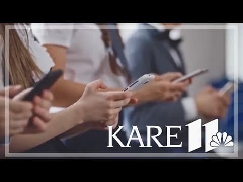 St. Paul schools approve districtwide cell phone ban