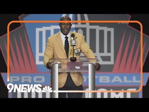 Terrell Davis speaks out after being taken off flight in handcuffs