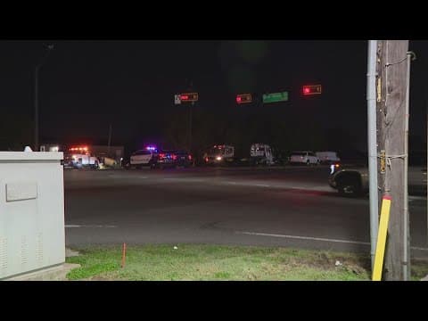Wrong-way crash leaves 2 dead on Highway 6 near Briar Forest, Houston police say