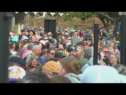 Dollywood celebrates its 40th season with parade and festivities