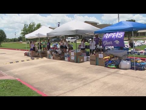 Houston-area high school cheerleaders aid Central Texas flood victims