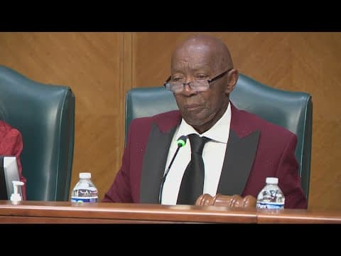 Houston Mayor Sylvester Turner presides over last city council meeting
