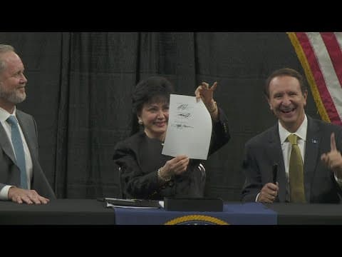 New Orleans Saints sign new lease, keeping team at Superdome through at least 2035