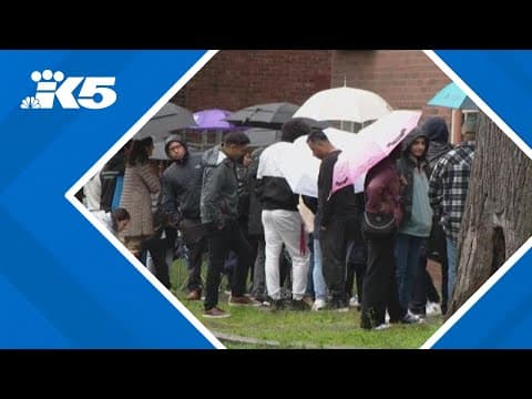 Mexican citizens in the U.S. stand in winding lines in Seattle to vote in Mexico's presidential elec