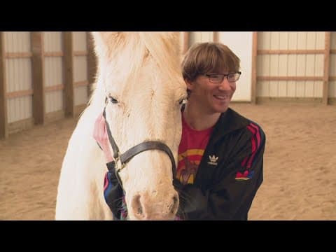 Camby horse barn offers equine therapy