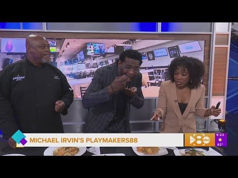 Cowboys legend Michael Irvin shows off menu for new sports bar restaurant