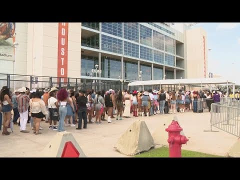 Beyoncé’s Houston homecoming has BeyHive buzzing at first of two sold-out Cowboy Carter concerts