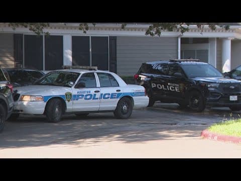 Man accused of shooting girlfriend to death at northwest Houston apartment complex turns himself in