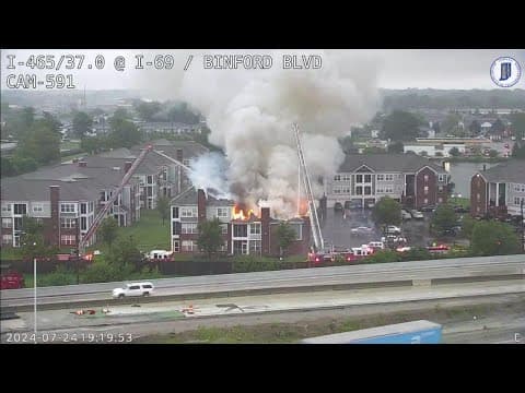 Crews battle fire at northeast Indianapolis apartment building