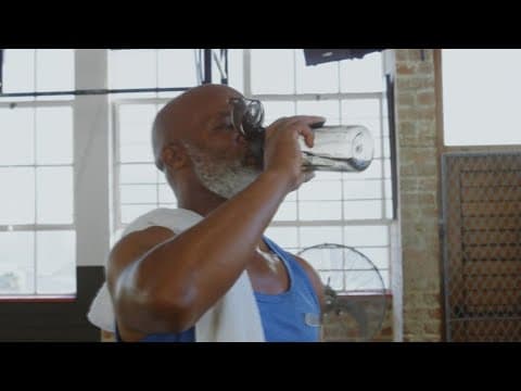 Water -- not alcohol -- is key to hydration during heat wave, doctors say