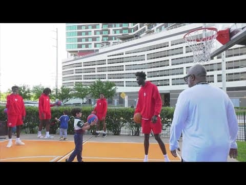 McDonald's All-American Team spreads cheer at Ronald McDonald House in Houston