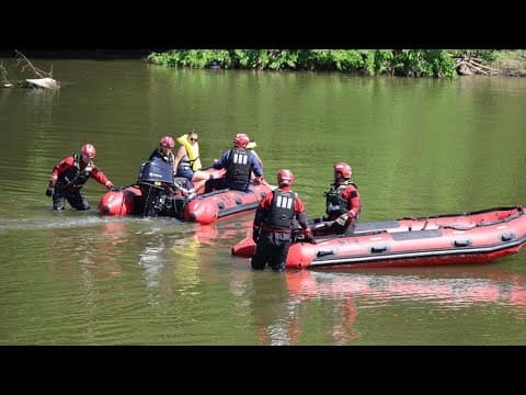 IFD rescues boaters from White River in Broad Ripple