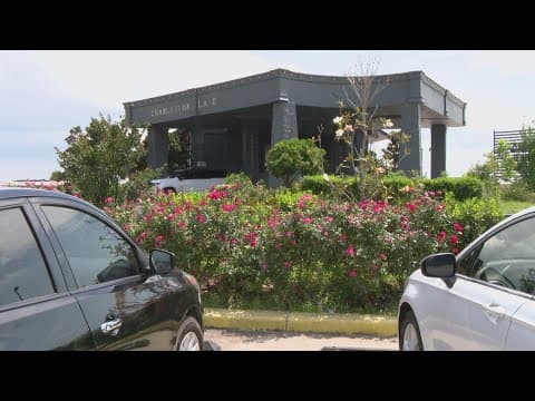 Man arrested after 12 couples paid for Willis weddings that never happened, sheriff says