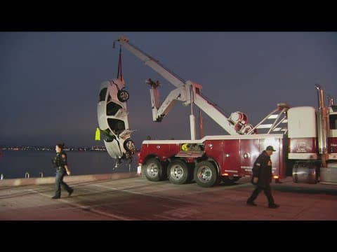 Man dies after driving car off San Diego pier