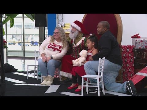 Indianapolis International Airport welcomes Santa for 2023 Holly Jolly Jetway