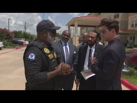 Apartment security guards try to block KHOU 11 from interviewing residents stuck in homes