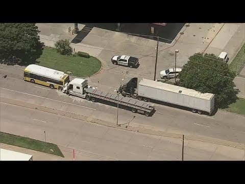 5 people hospitalized after truck collides into 4 other vehicles in Dallas, officials say