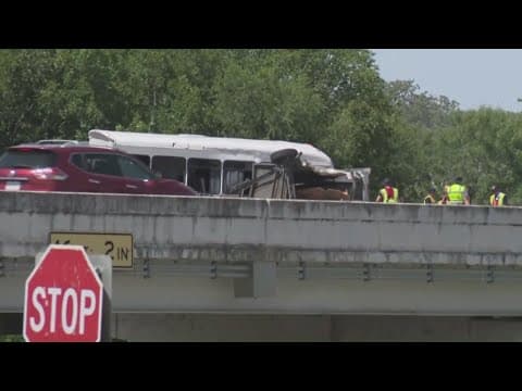 SAPD: 4 killed, others hurt after stolen car crashes into bus heading to Eagle Pass