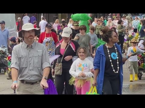 Lakeview Scout Parade rolls with big crowd