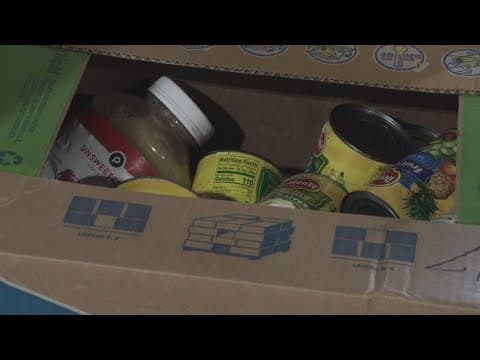 Families turning to food banks and charities amid government shutdown