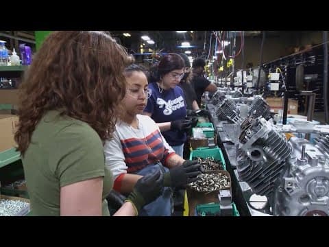 Many workers unhappy with inflexible schedules, new report shows