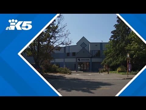 Seattle police investigating after man walks into Central District clinic with machete wounds