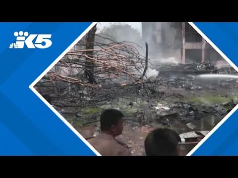 Important clues in Dreamliner crash spotted in security video, experts say