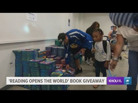 Dozens attend Houston Federation of Teachers book giveaway in Homestead