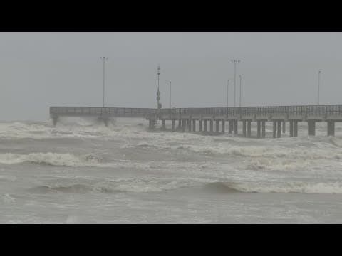 High waves, winds at Port Aransas beaches