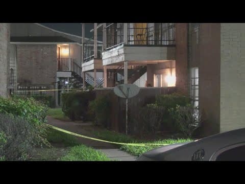 Suspect shot, killed in home invasion in southwest Houston, police say | Two other suspects ran off