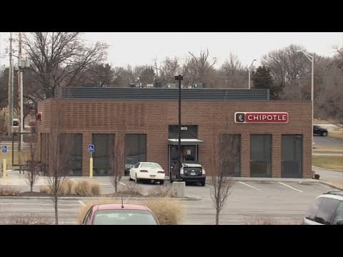 Chipotle offers BOGO deal for customers wearing hockey jerseys