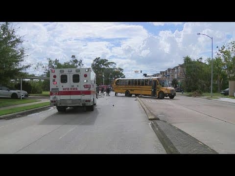 Spring Branch ISD: 6 students and driver on school bus involved in wreck