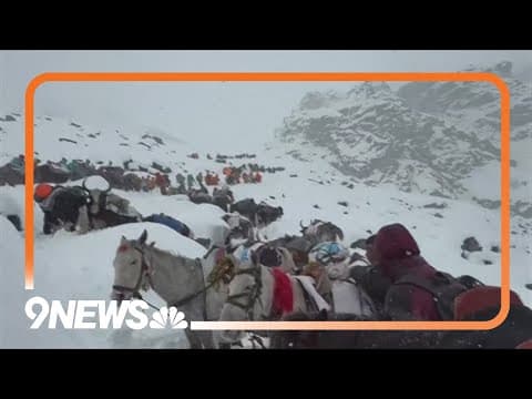 Blizzard traps hikers climbing Mount Everest