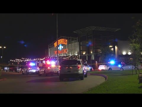 Man killed in shooting inside Bombshells restaurant, deputies say