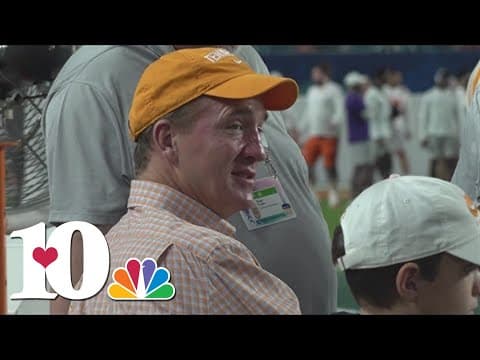 Peyton Manning talks about lecturing at UT, gets back at his brother Eli for calling it an 'easy A'
