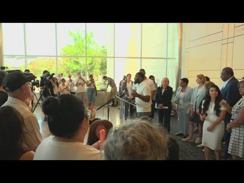 North Texas hearing over congressional redistricting draws protestors