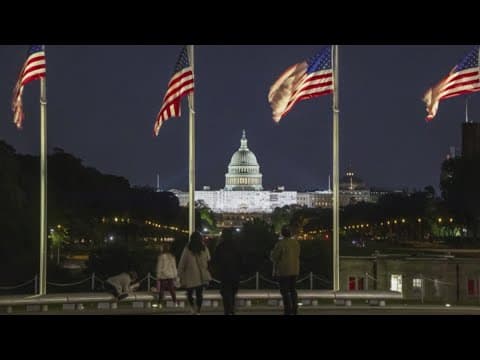 Government shutdown continues: Federal workers face a second week without pay